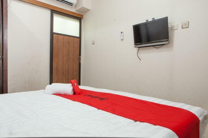 Hotel Reddoorz Near Pelabuhan Tanjung Perak 2 Surabaya Esterno foto