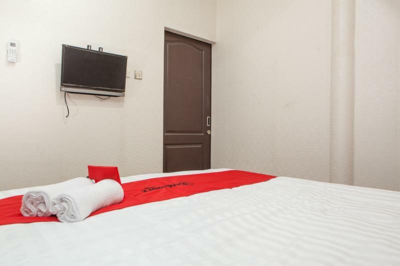 Hotel Reddoorz Near Pelabuhan Tanjung Perak 2 Surabaya Esterno foto